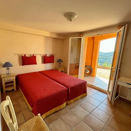 Villa Camelia Pour 8 Personnes Avec Piscine Et Vue Au Domaine De Valcros A Les Maures